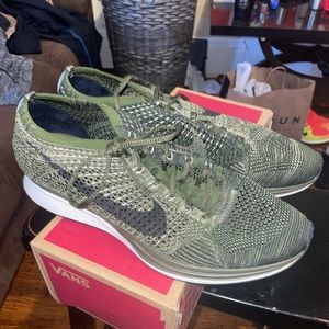 SIZE 10.5 NIKE CAMO FLYKNIT WORN ONCE NO FLAWS